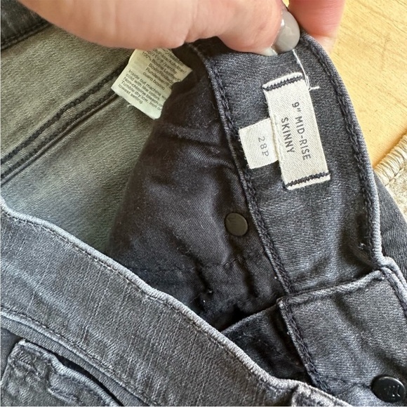 Madewell Skinny Jeans - 9” Mid-Rise Skinny - size 28P - Picture 3 of 3